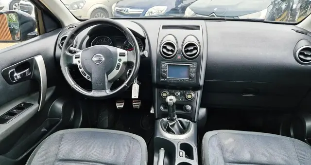 NISSAN Qashqai+2 1.6 Tekna