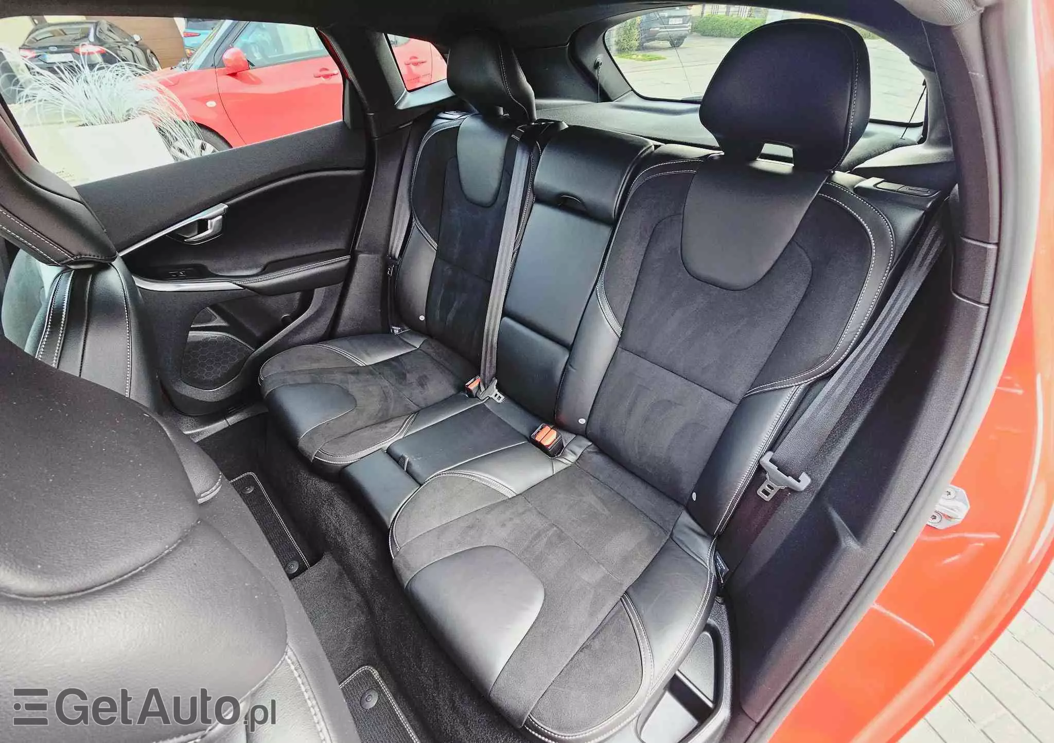 VOLVO V40 D2 Drive-E R-Design Momentum