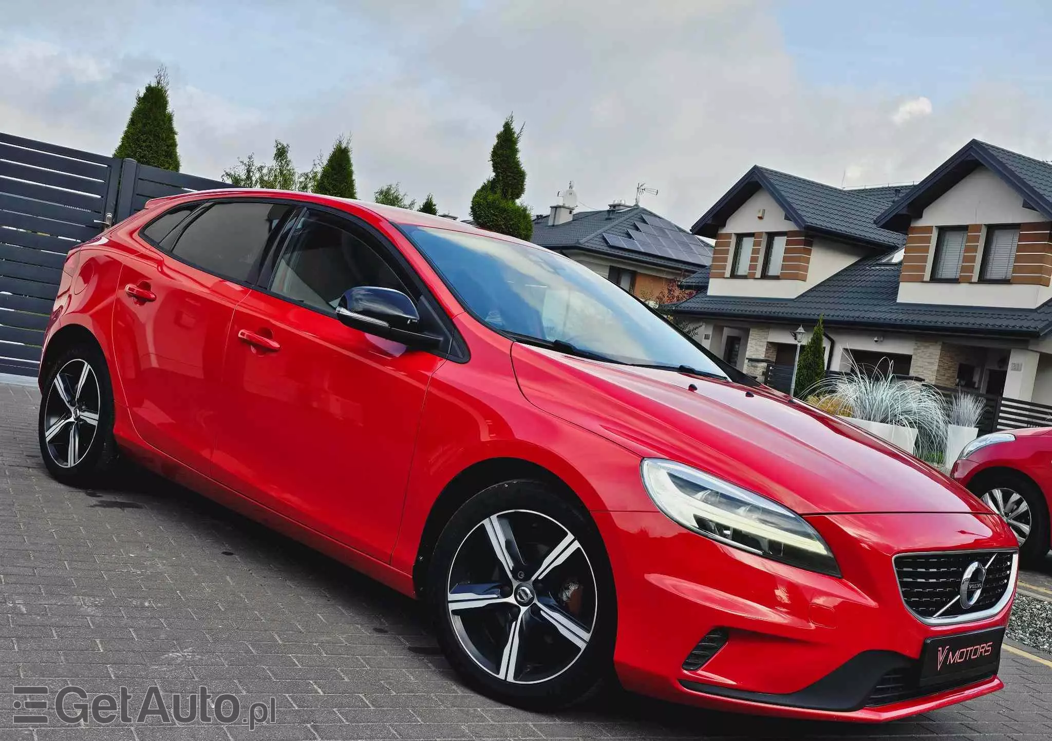 VOLVO V40 D2 Drive-E R-Design Momentum