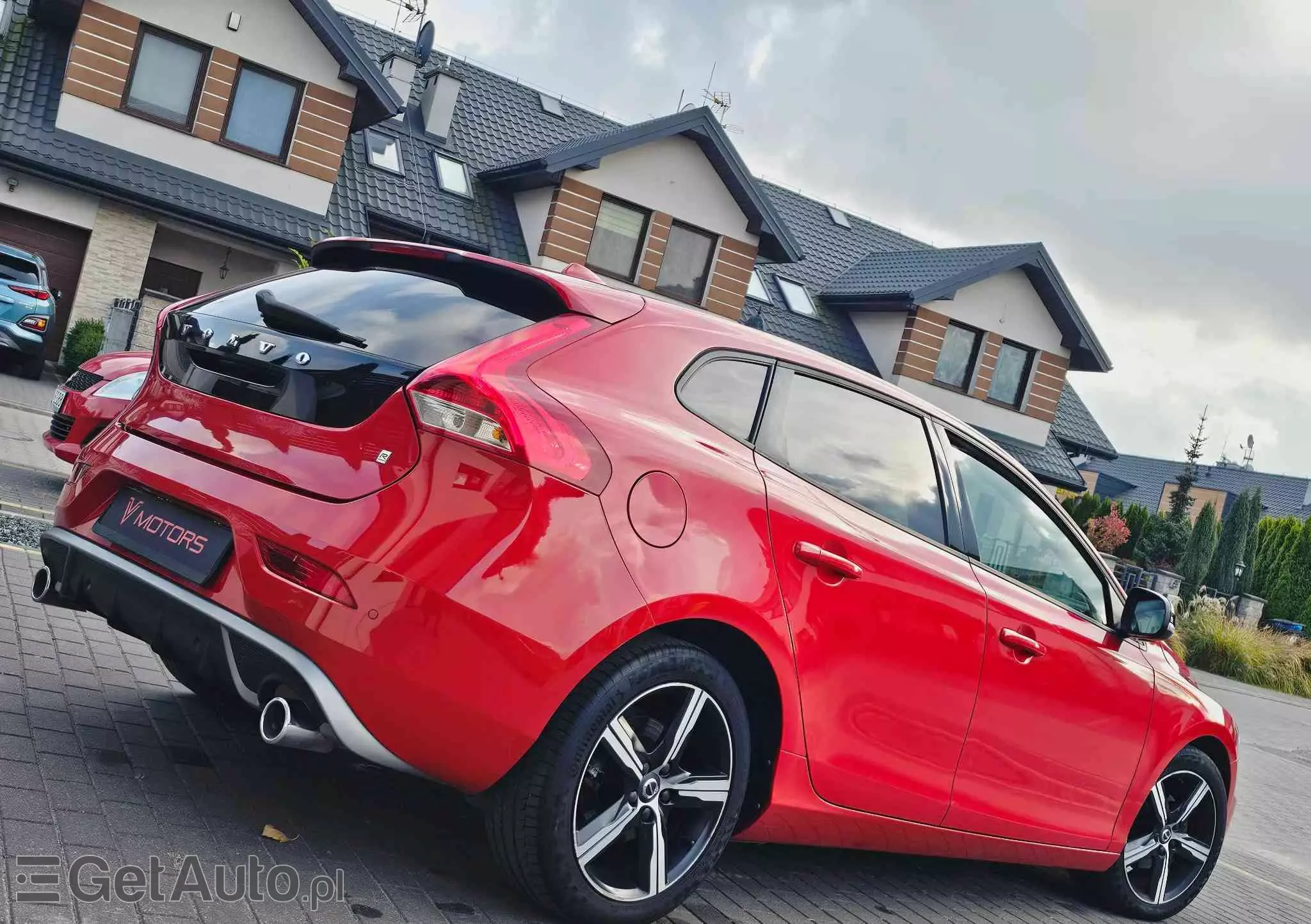 VOLVO V40 D2 Drive-E R-Design Momentum