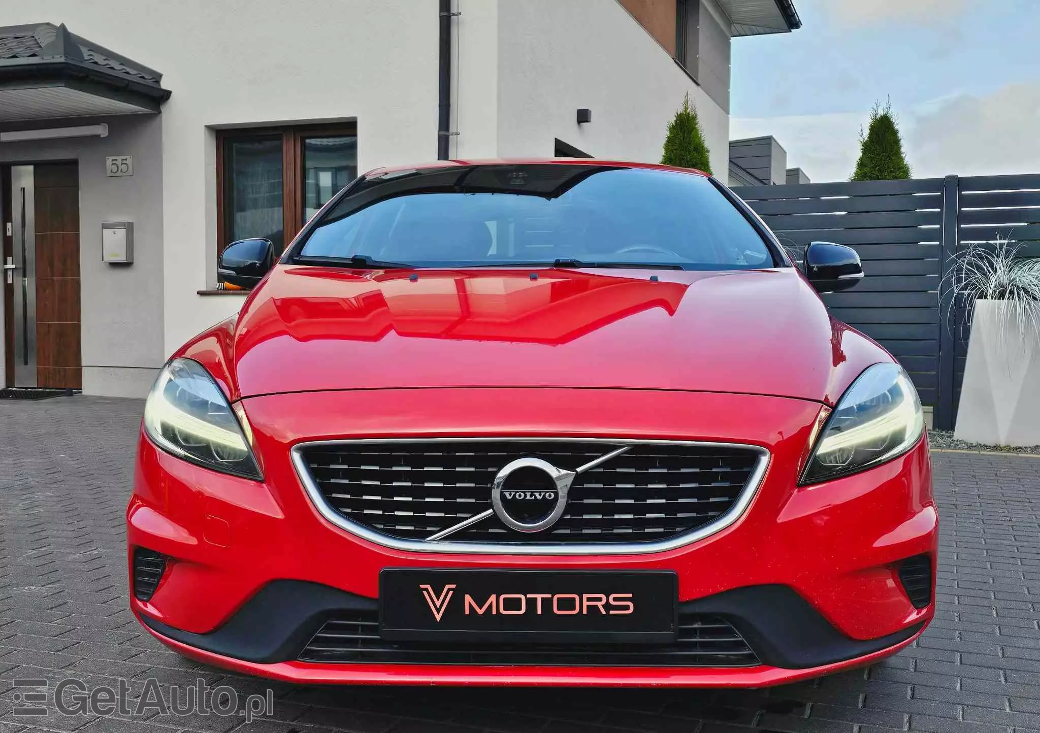 VOLVO V40 D2 Drive-E R-Design Momentum