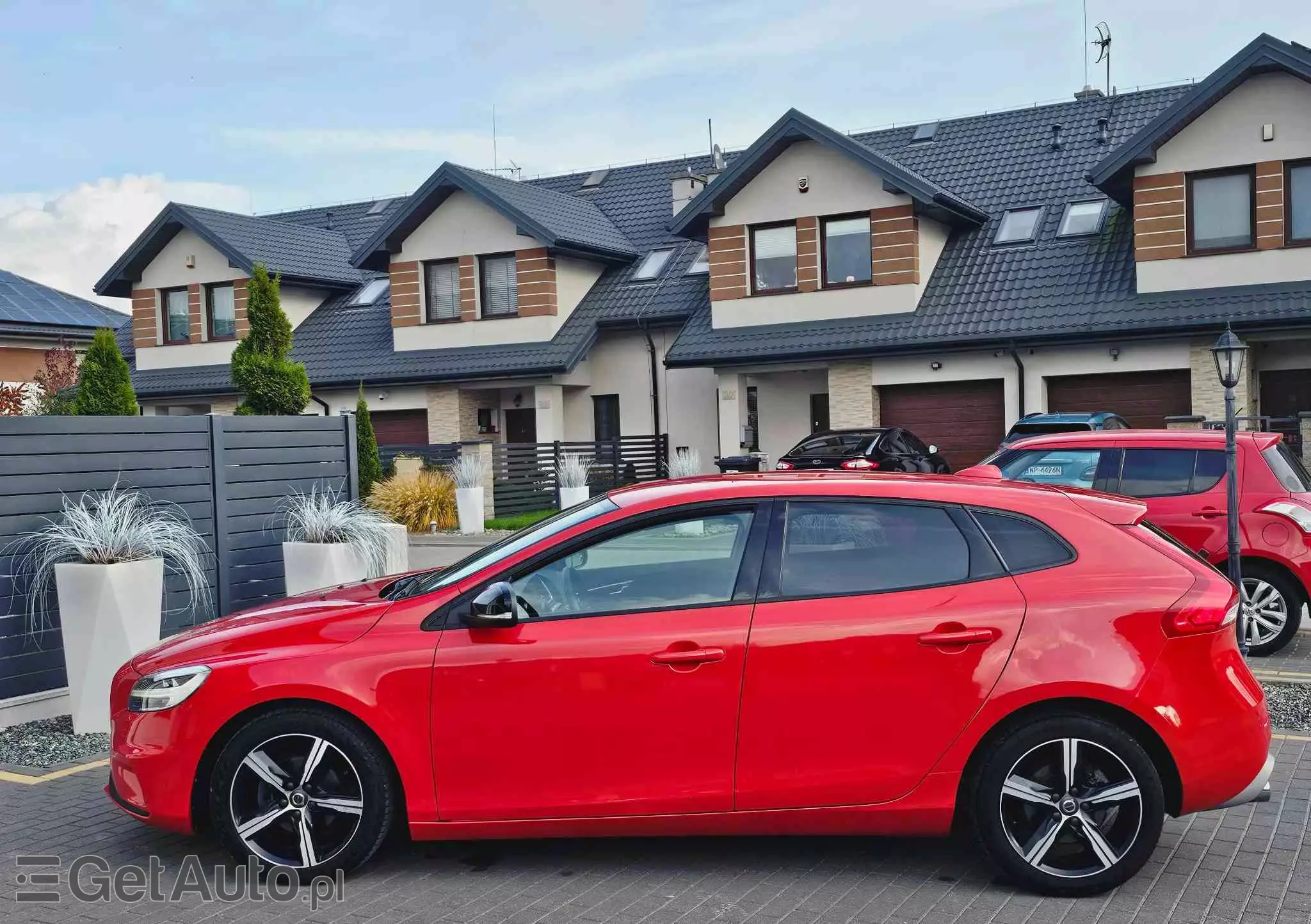 VOLVO V40 D2 Drive-E R-Design Momentum