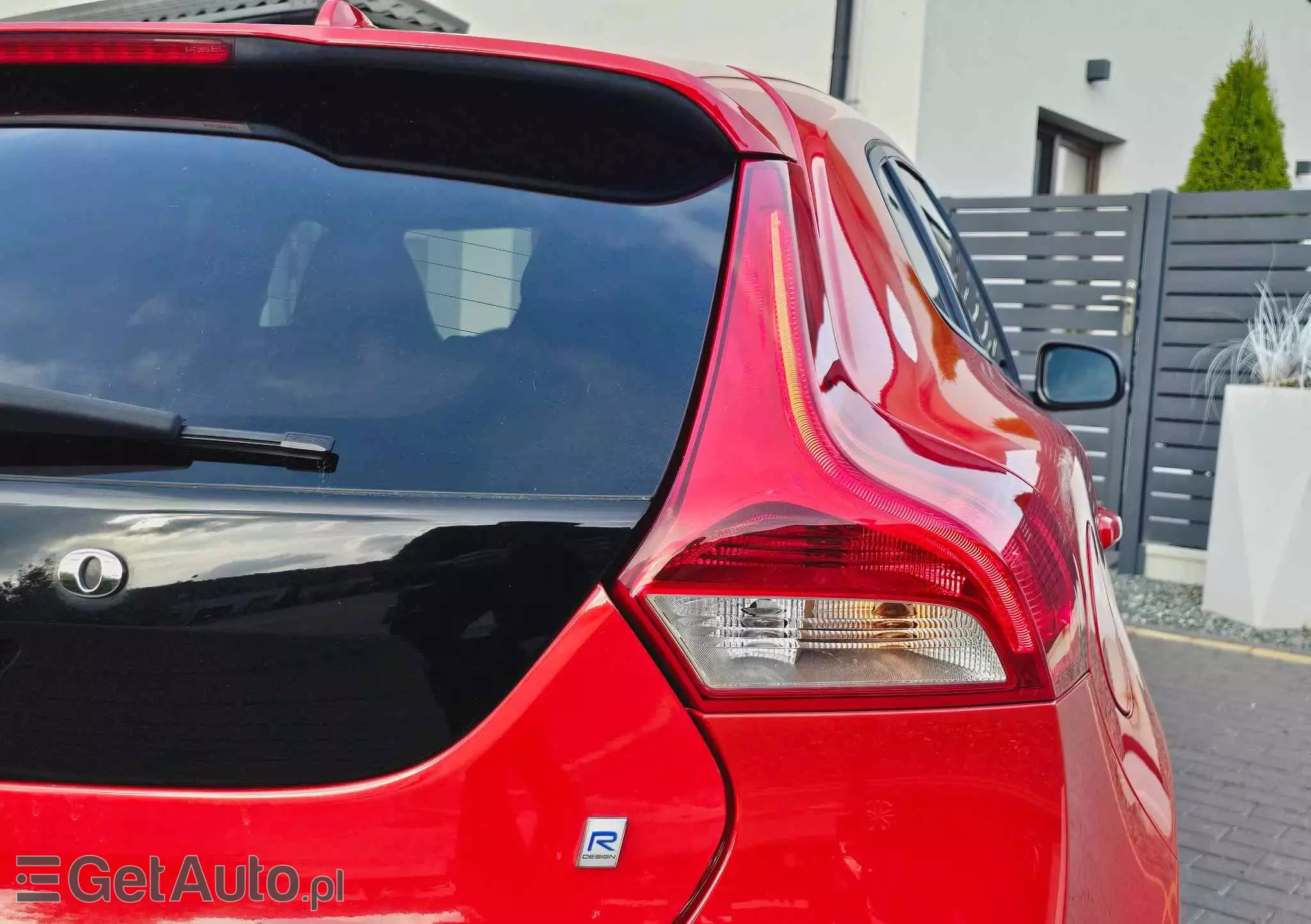 VOLVO V40 D2 Drive-E R-Design Momentum