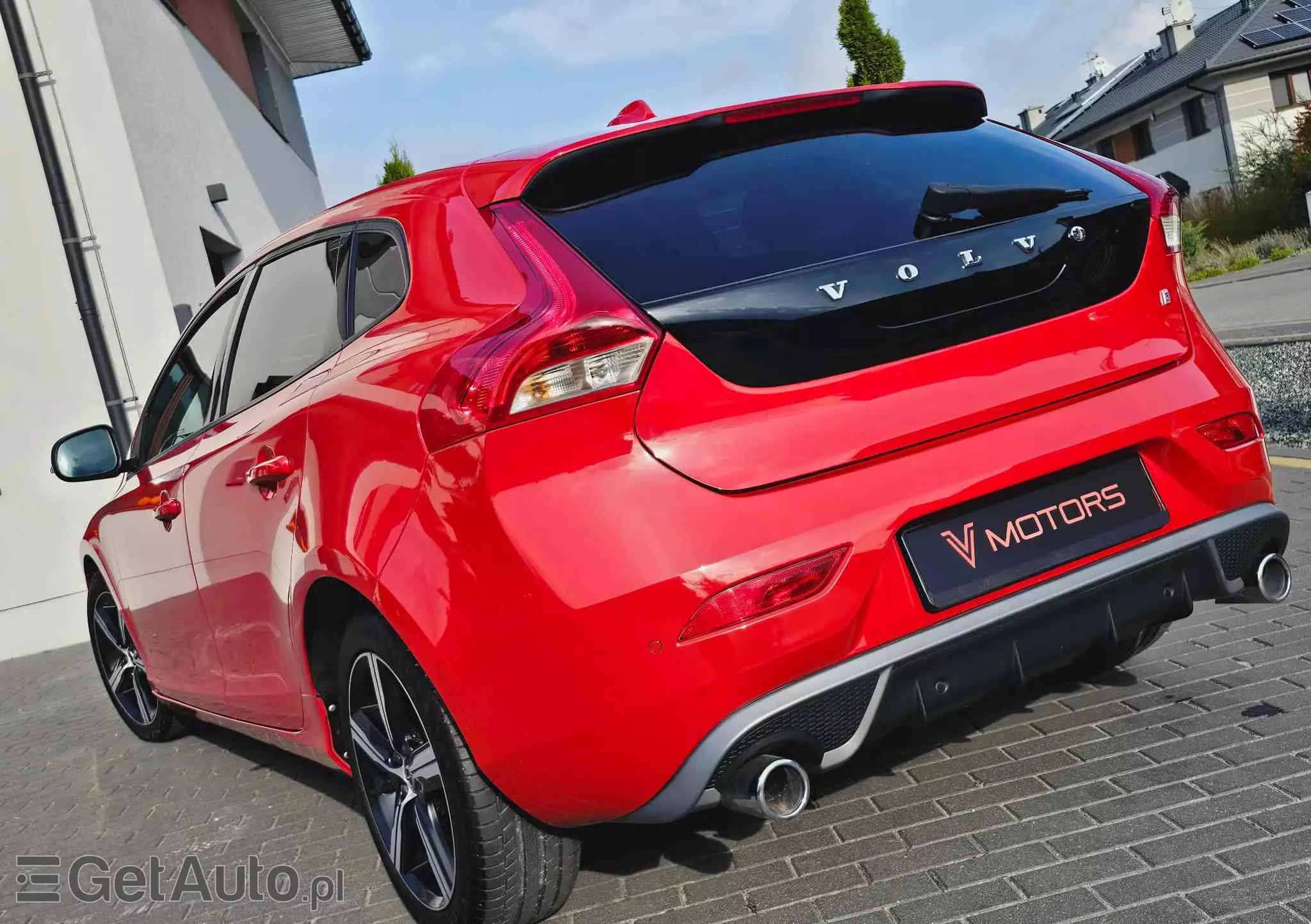 VOLVO V40 D2 Drive-E R-Design Momentum