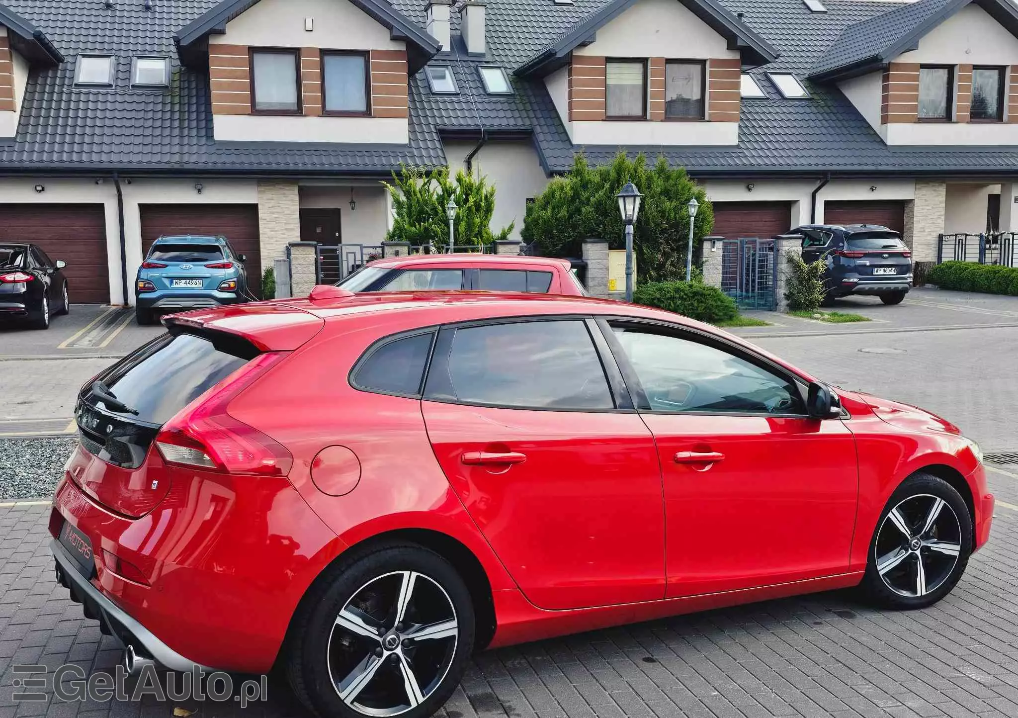 VOLVO V40 D2 Drive-E R-Design Momentum