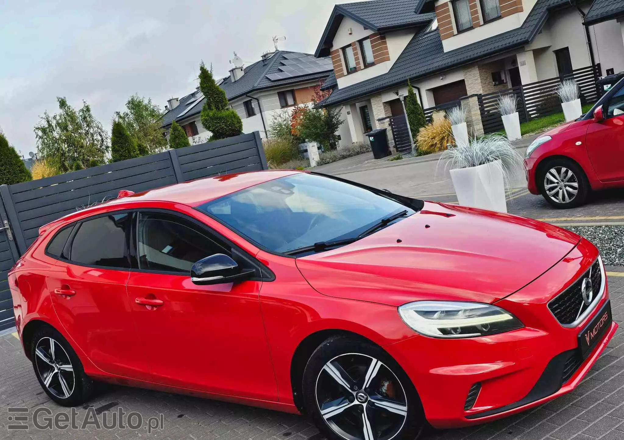 VOLVO V40 D2 Drive-E R-Design Momentum