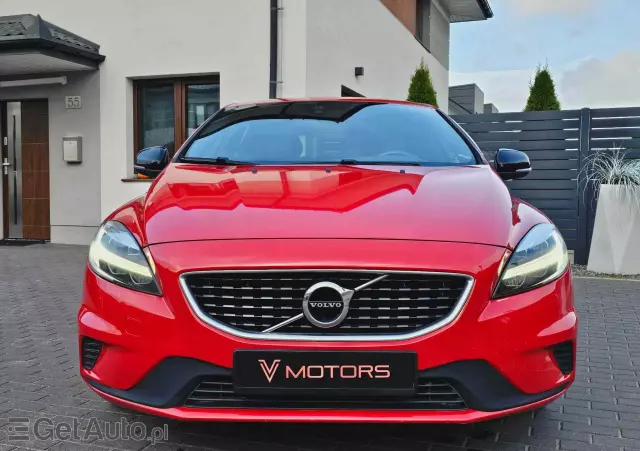 VOLVO V40 D2 Drive-E R-Design Momentum