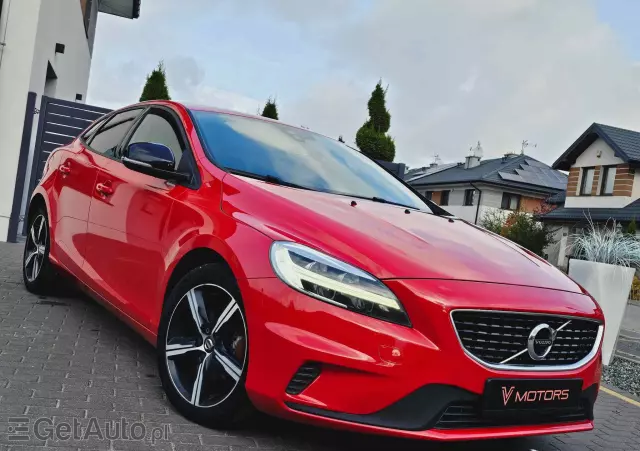 VOLVO V40 D2 Drive-E R-Design Momentum