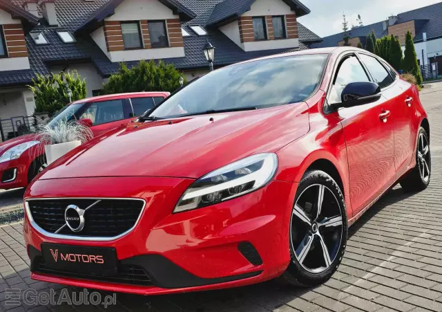 VOLVO V40 D2 Drive-E R-Design Momentum
