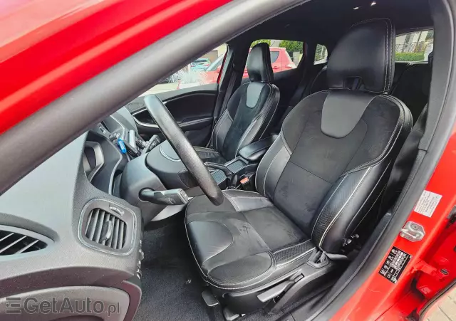 VOLVO V40 D2 Drive-E R-Design Momentum