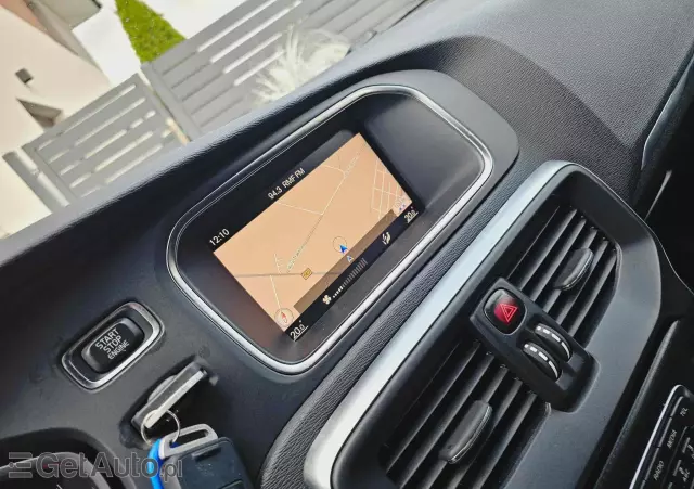 VOLVO V40 D2 Drive-E R-Design Momentum