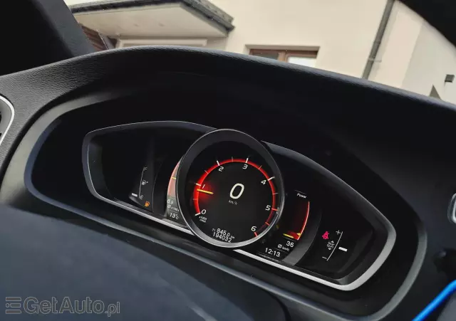 VOLVO V40 D2 Drive-E R-Design Momentum