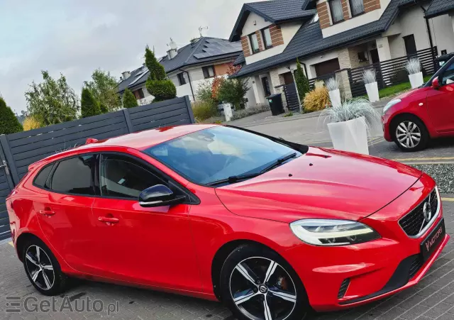 VOLVO V40 D2 Drive-E R-Design Momentum