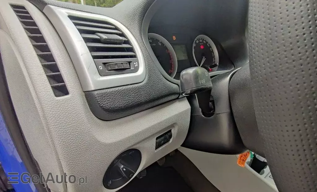 SKODA Roomster 