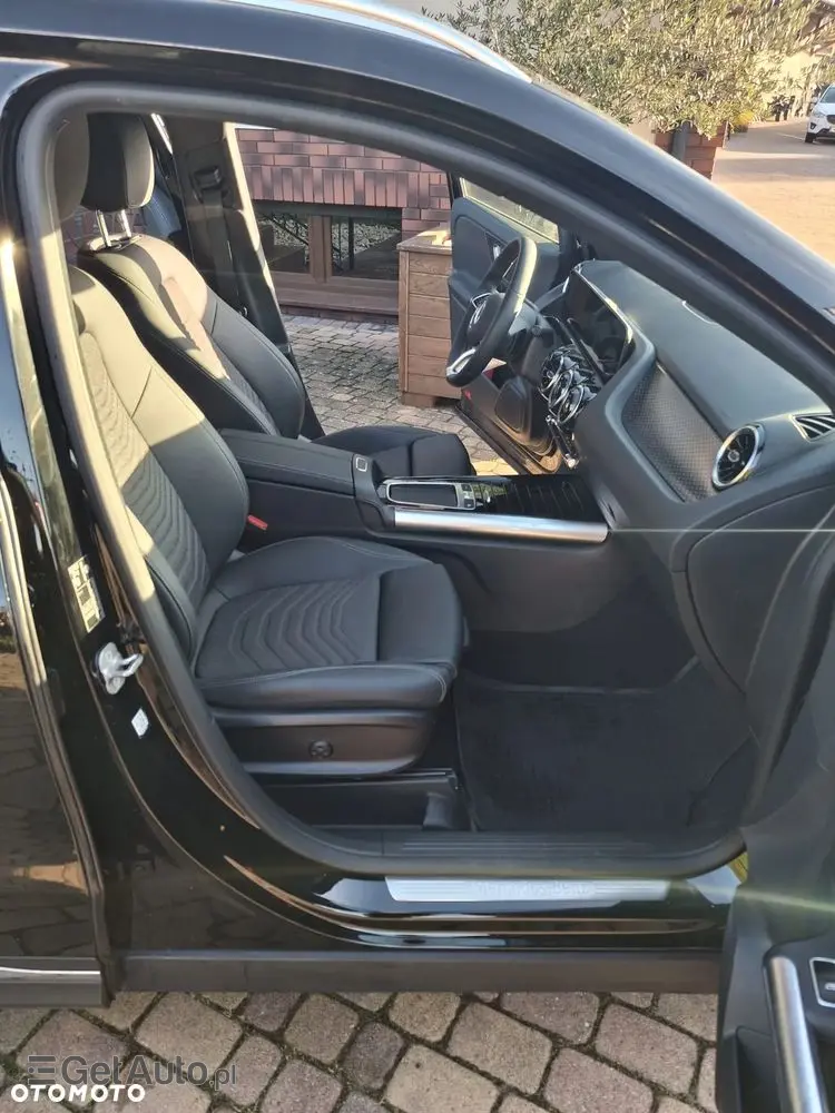 MERCEDES-BENZ GLA 180 d Progressive 8G-DCT