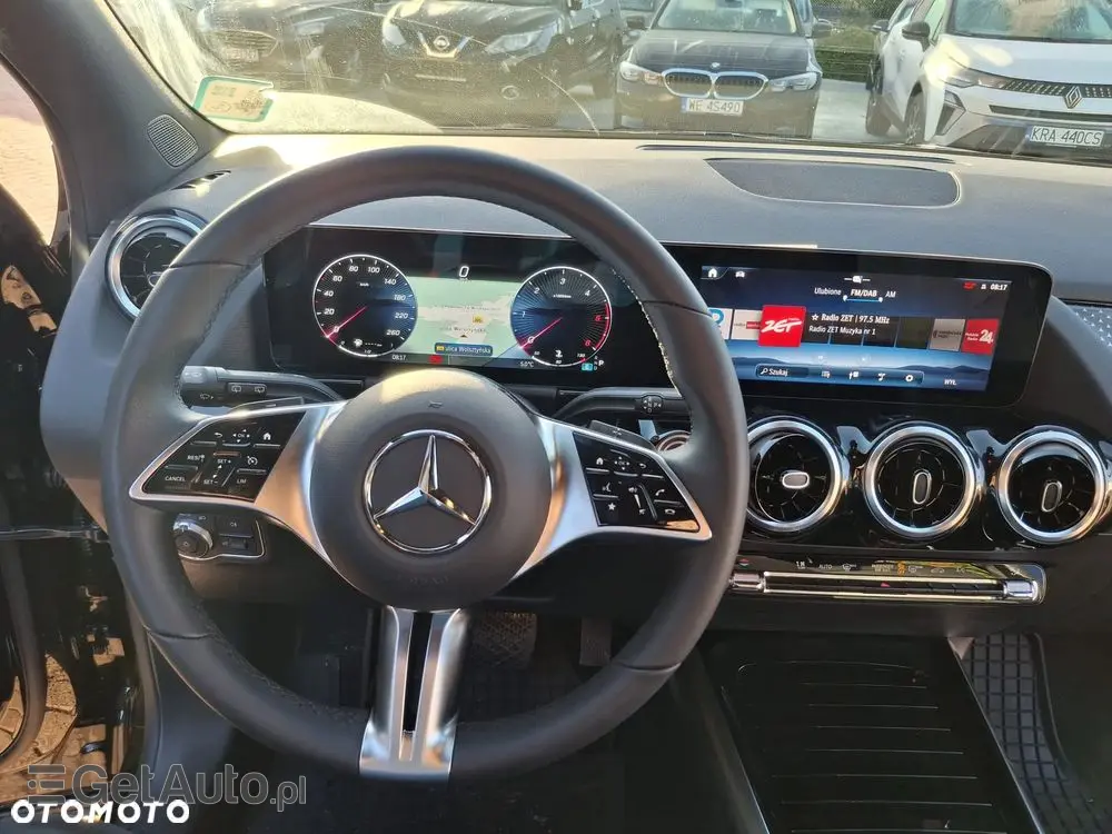 MERCEDES-BENZ GLA 180 d Progressive 8G-DCT