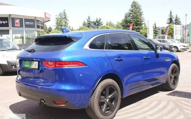 JAGUAR F-Pace 