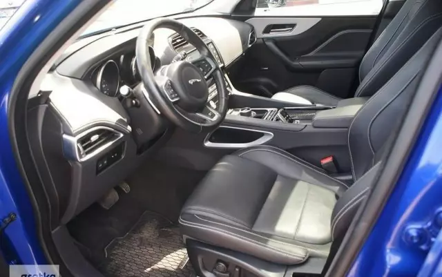 JAGUAR F-Pace 