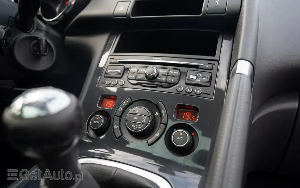 PEUGEOT 3008 120 VTi Premium