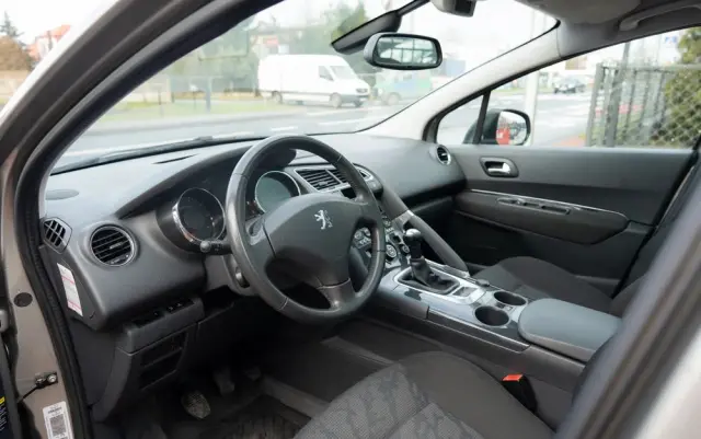 PEUGEOT 3008 120 VTi Premium