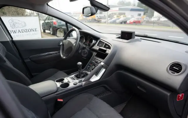 PEUGEOT 3008 120 VTi Premium