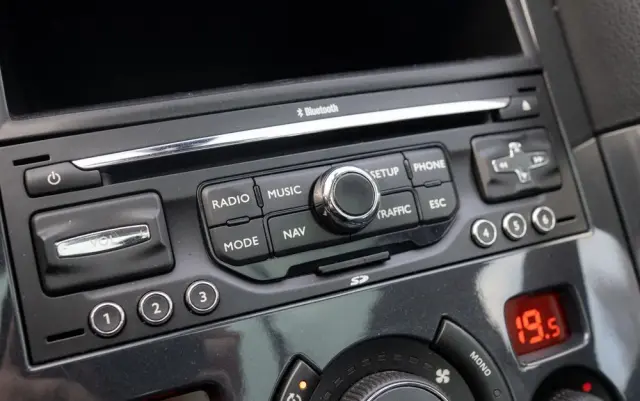 PEUGEOT 3008 120 VTi Premium