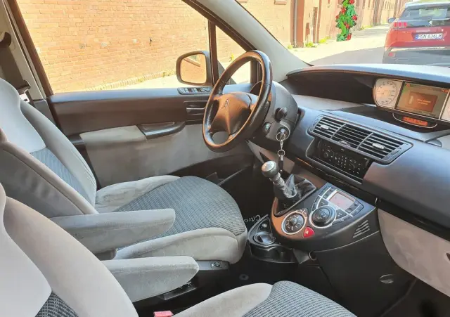 CITROËN C8 