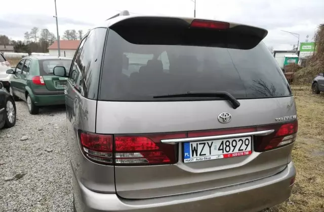 TOYOTA Previa 