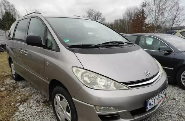 TOYOTA Previa 