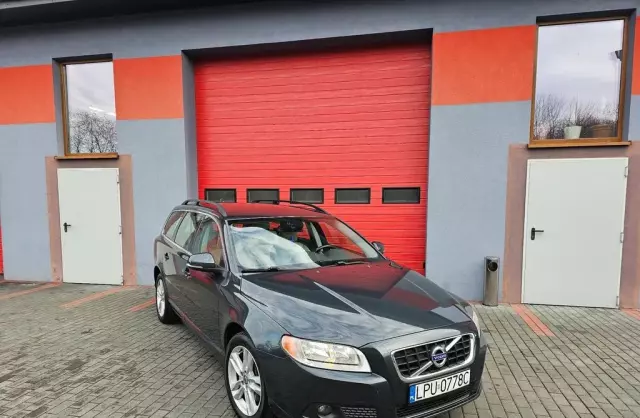 VOLVO V70 