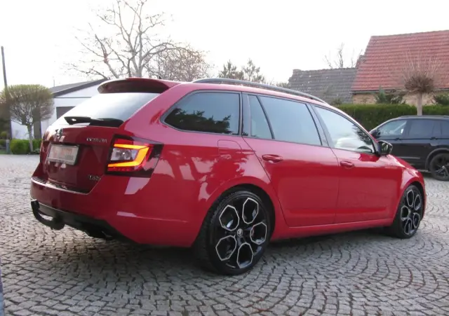 SKODA Octavia 2.0 TSI DSG RS 245