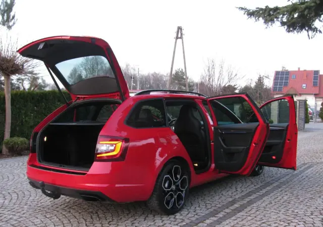 SKODA Octavia 2.0 TSI DSG RS 245