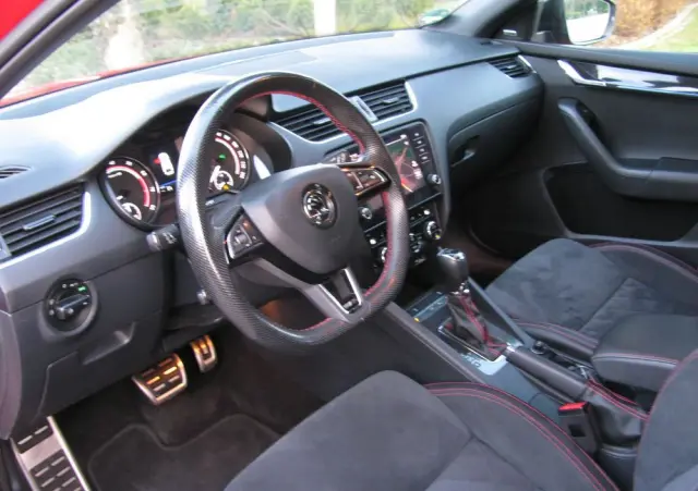 SKODA Octavia 2.0 TSI DSG RS 245