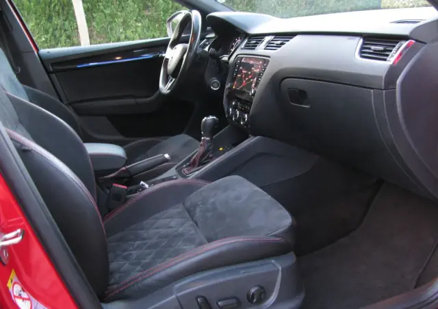 SKODA Octavia 2.0 TSI DSG RS 245