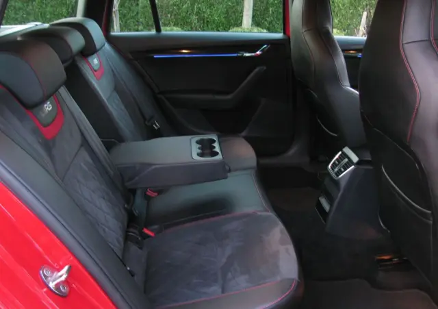 SKODA Octavia 2.0 TSI DSG RS 245