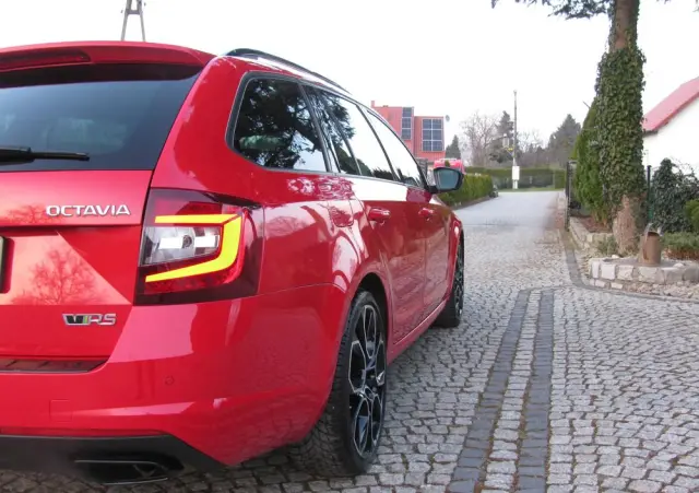 SKODA Octavia 2.0 TSI DSG RS 245