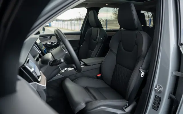VOLVO XC 90 T8 AWD Plus Dark