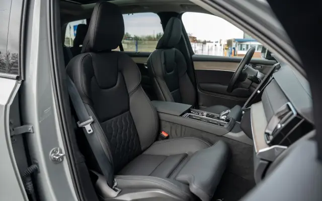 VOLVO XC 90 T8 AWD Plus Dark