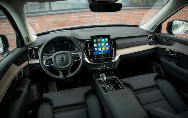 VOLVO XC 90 T8 AWD Plus Dark