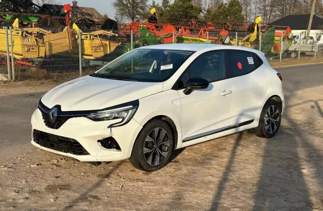 RENAULT Clio 