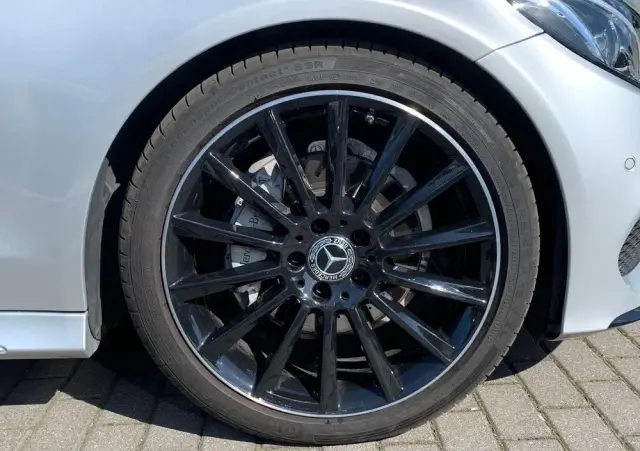 MERCEDES-BENZ Klasa C 220 d Cabrio 9G-TRONIC Night Edition