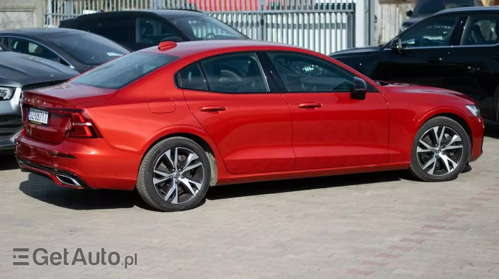 VOLVO S60 T8 Recharge AWD Geartronic RDesign