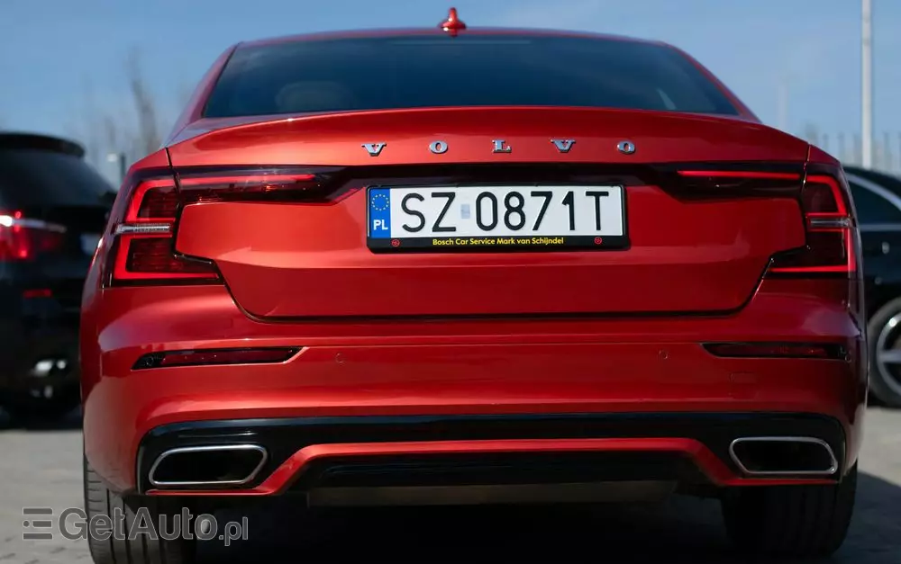 VOLVO S60 T8 Recharge AWD Geartronic RDesign
