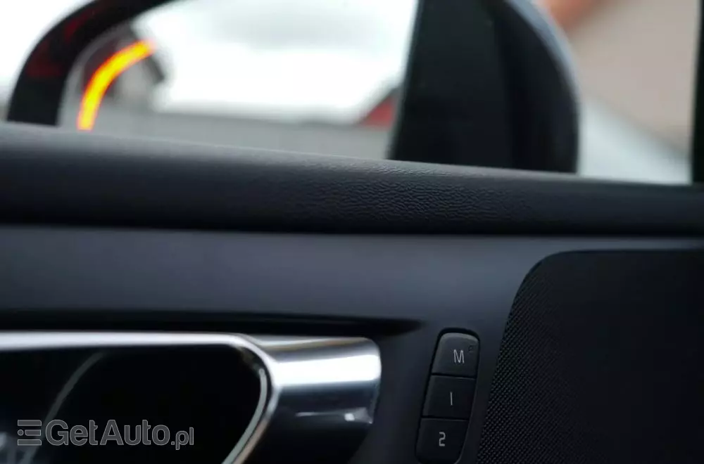 VOLVO S60 T8 Recharge AWD Geartronic RDesign