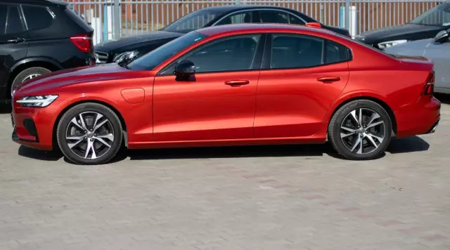 VOLVO S60 T8 Recharge AWD Geartronic RDesign