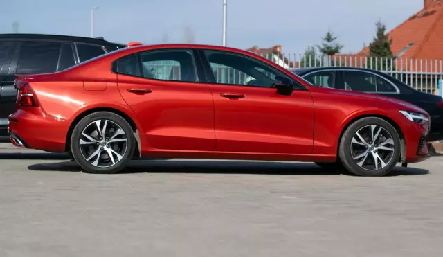 VOLVO S60 T8 Recharge AWD Geartronic RDesign