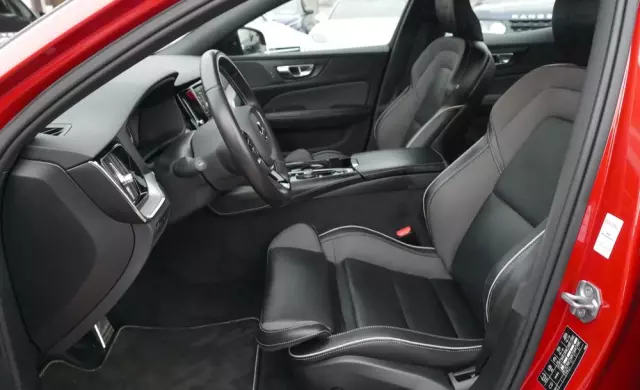 VOLVO S60 T8 Recharge AWD Geartronic RDesign