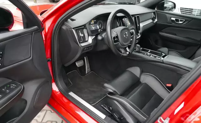 VOLVO S60 T8 Recharge AWD Geartronic RDesign