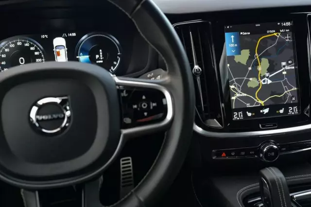 VOLVO S60 T8 Recharge AWD Geartronic RDesign