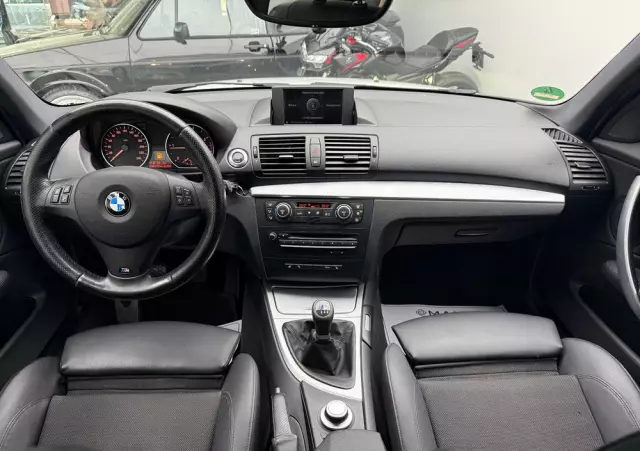 BMW Seria 1 118d DPF Edition Sport